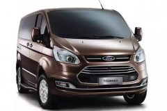 2. Ford Tourneo Custom Rental für 9 Personen in Budapest